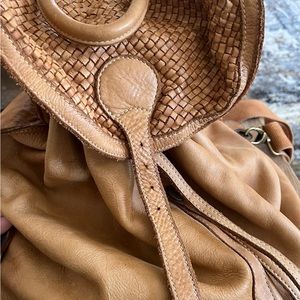 Gorgeous distressed leather bag.